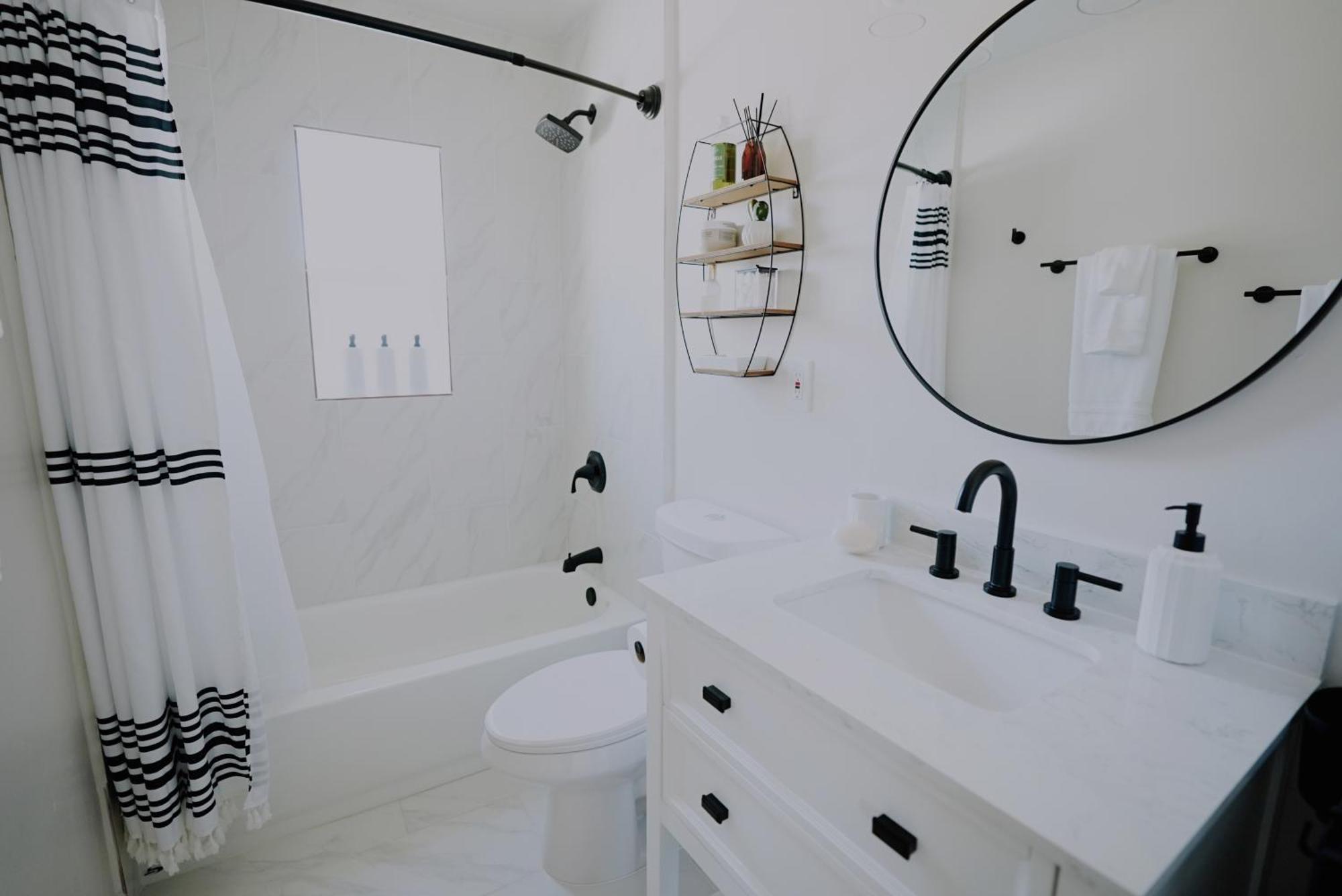 Centrally Located! Remodeled! Huge Backyard! The White House Albuquerque Extérieur photo