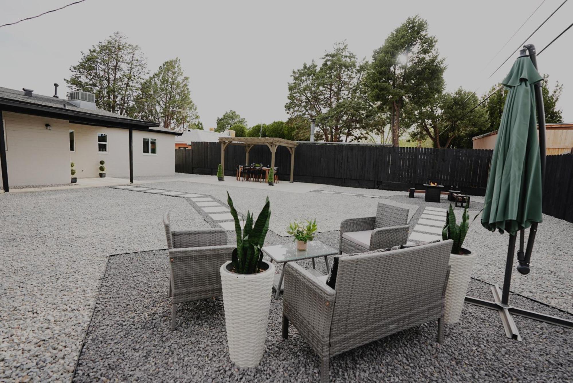 Centrally Located! Remodeled! Huge Backyard! The White House Albuquerque Extérieur photo