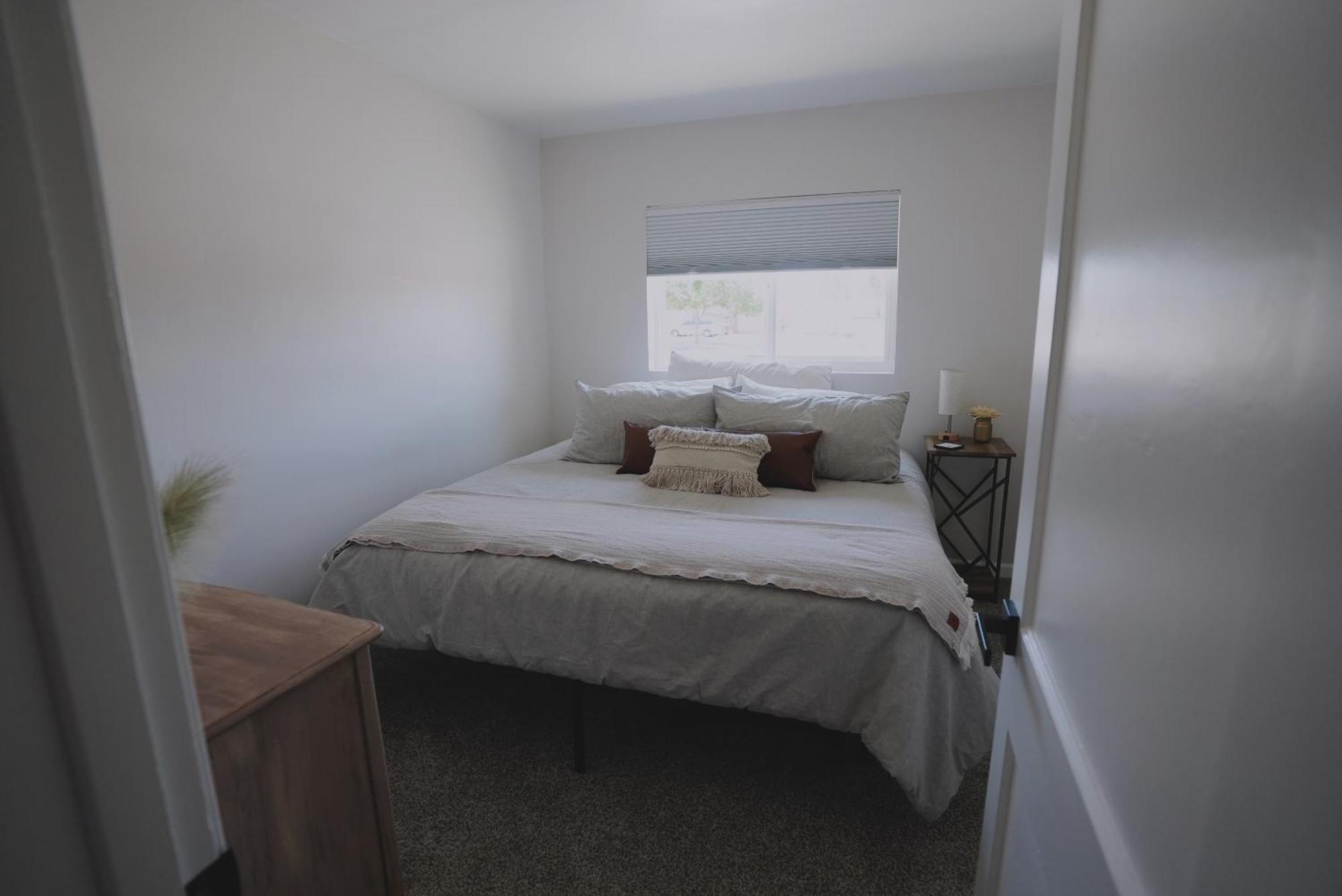 Centrally Located! Remodeled! Huge Backyard! The White House Albuquerque Extérieur photo