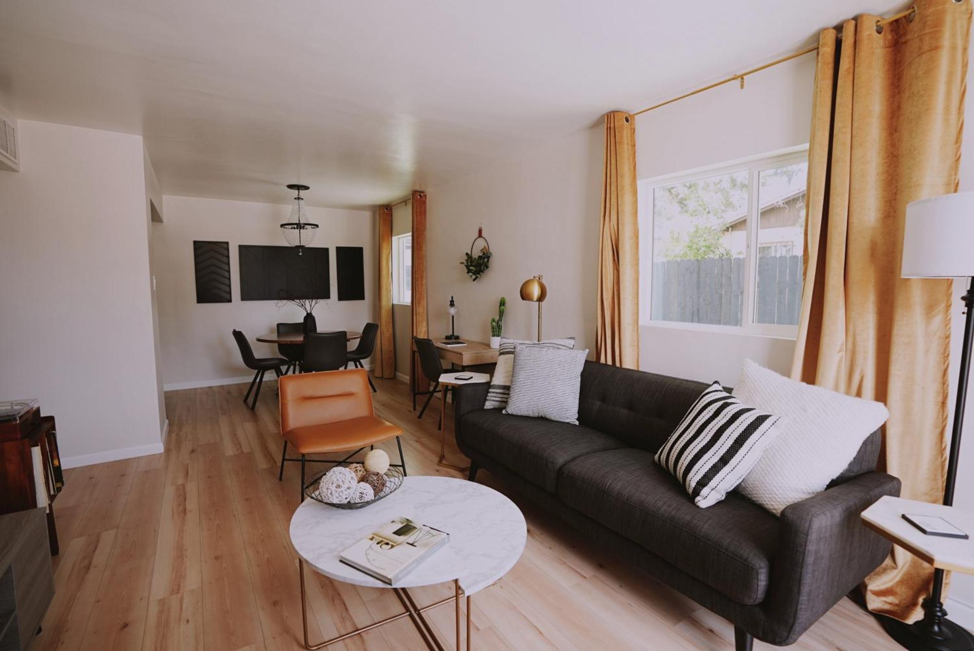 Centrally Located! Remodeled! Huge Backyard! The White House Albuquerque Extérieur photo