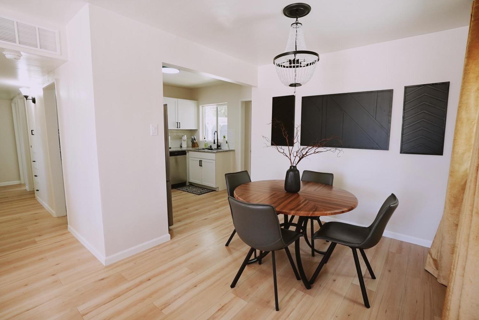 Centrally Located! Remodeled! Huge Backyard! The White House Albuquerque Extérieur photo